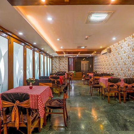 Hotel Executive Hasanganj Екстериор снимка