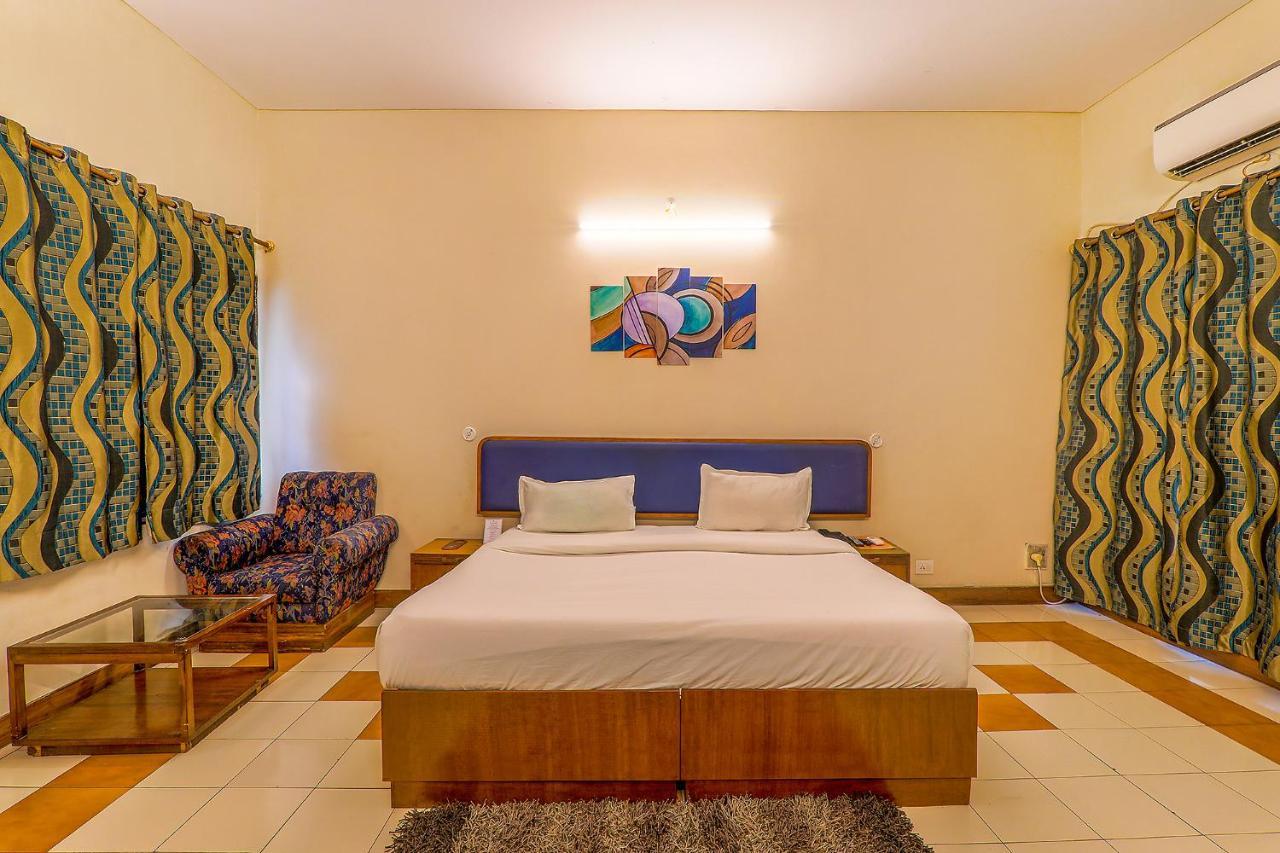 Hotel Executive Hasanganj Екстериор снимка