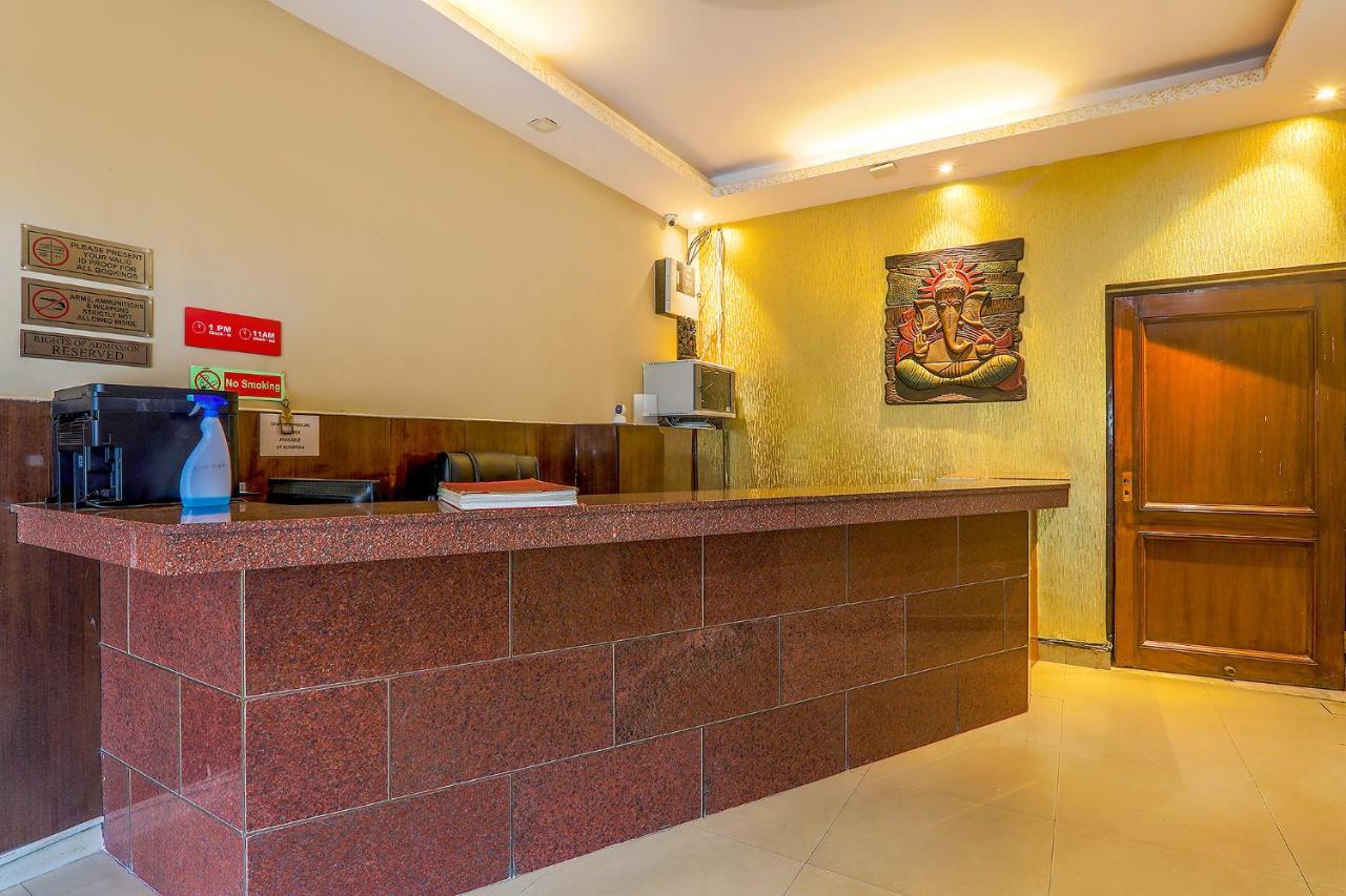 Hotel Executive Hasanganj Екстериор снимка