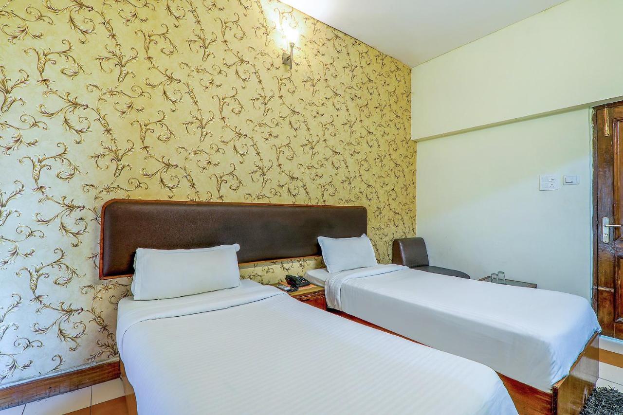 Hotel Executive Hasanganj Екстериор снимка