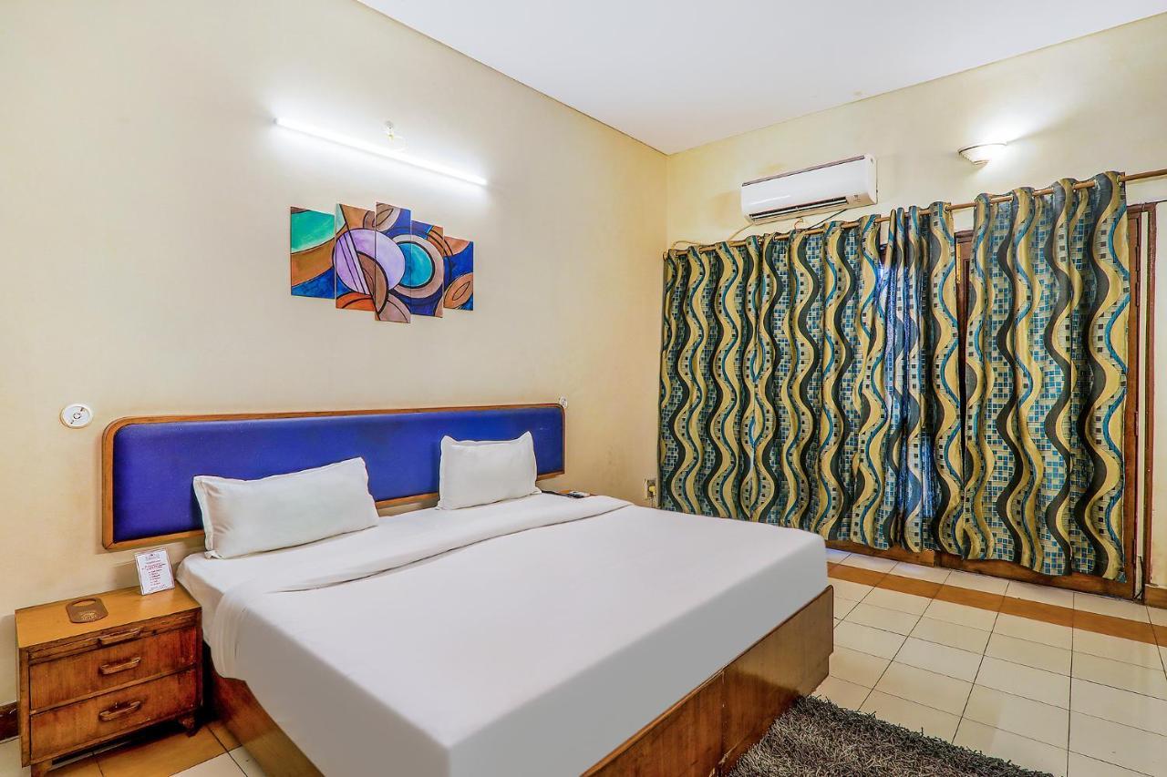 Hotel Executive Hasanganj Екстериор снимка