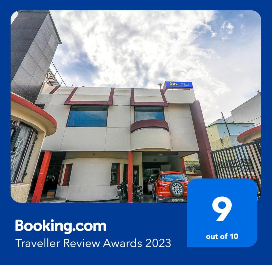 Hotel Executive Hasanganj Екстериор снимка